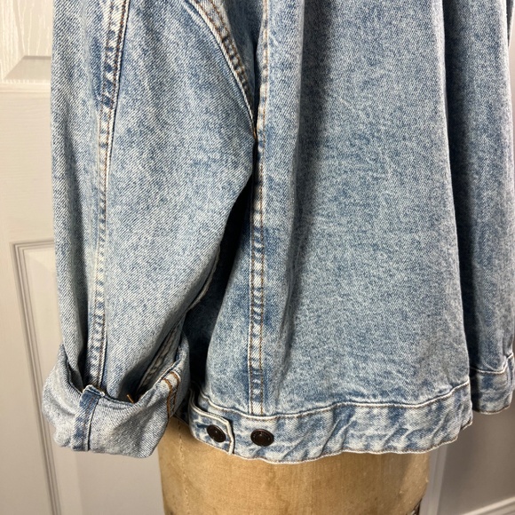 We the Free Denim Jacket- LIKE NEW- Oversized fit- M - Picture 6 of 7